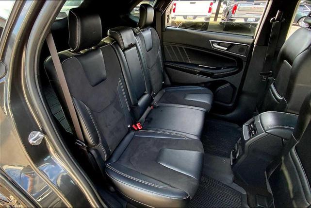 Photo of 2020 Magnetic Metallic Ford Edge