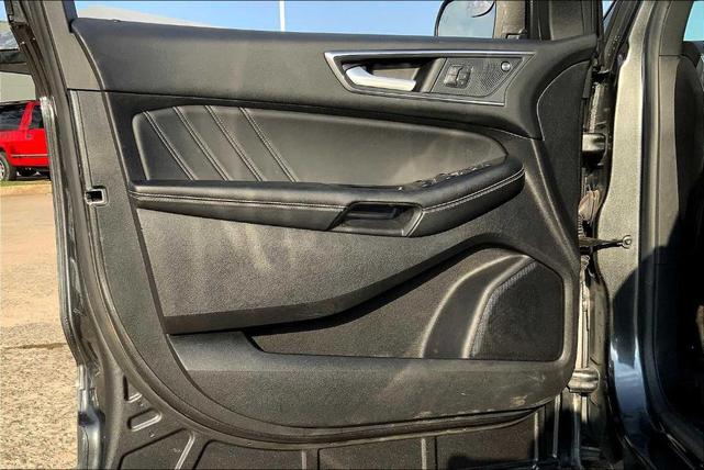 Photo of 2020 Magnetic Metallic Ford Edge