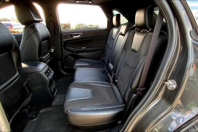 Photo of 2020 Magnetic Metallic Ford Edge