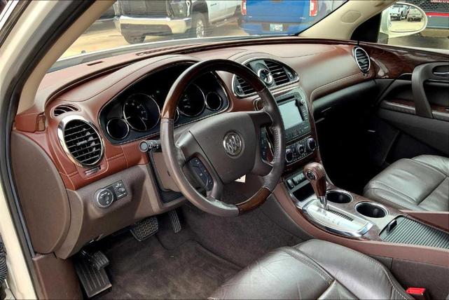 Photo of 2014 White Diamond Tri-Coat Buick Enclave