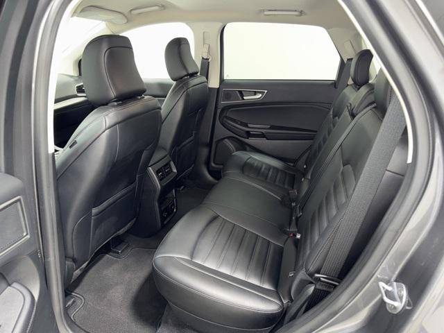 Photo of 2022 Carbonized Gray Metallic Ford Edge