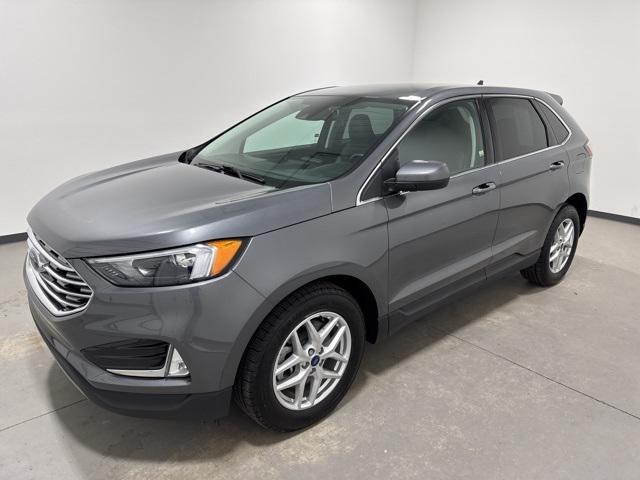 Photo of 2022 Carbonized Gray Metallic Ford Edge