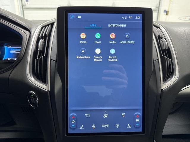 Photo of 2022 Carbonized Gray Metallic Ford Edge