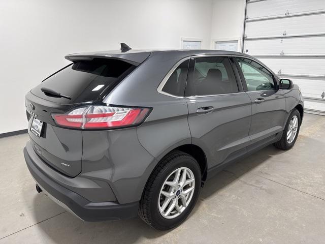 Photo of 2022 Carbonized Gray Metallic Ford Edge