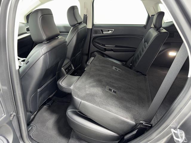 Photo of 2022 Carbonized Gray Metallic Ford Edge