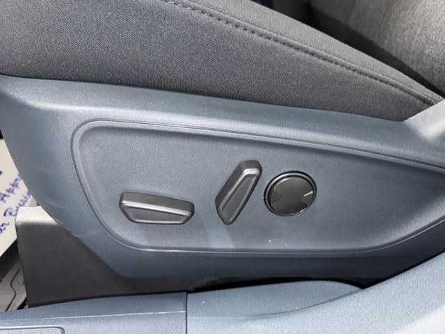 Photo of 2025 Space White Metallic Ford Maverick