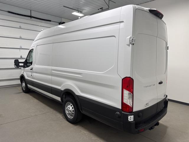 Photo of 2025 Oxford White Ford Transit-350