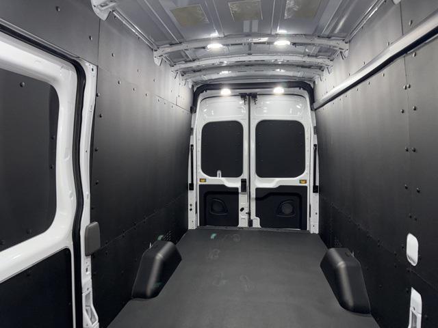 Photo of 2025 Oxford White Ford Transit-350