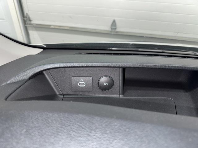 Photo of 2025 Oxford White Ford Transit-350