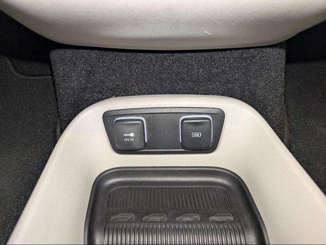 Photo of 2017 Gray Chrysler Pacifica