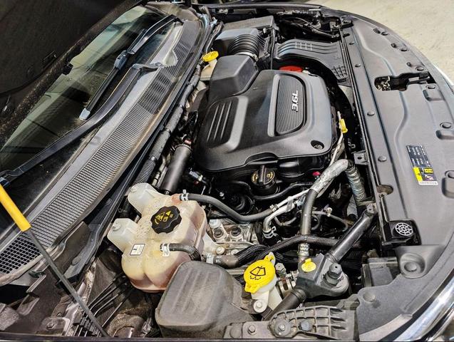 Photo of 2017 Gray Chrysler Pacifica