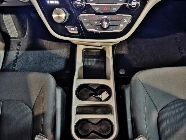 Photo of 2017 Gray Chrysler Pacifica