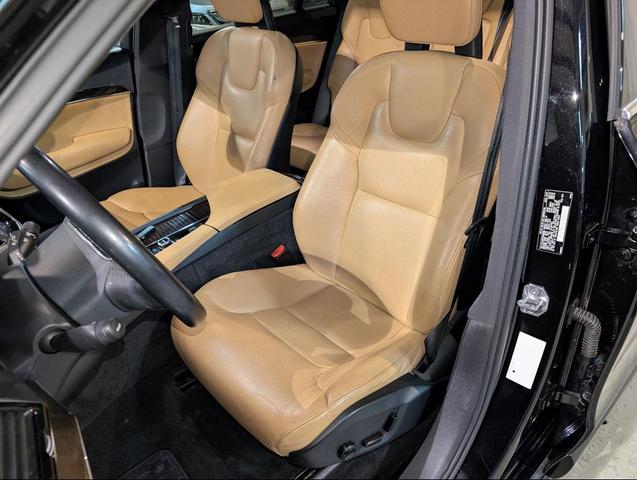 Photo of 2017 Black Volvo XC90