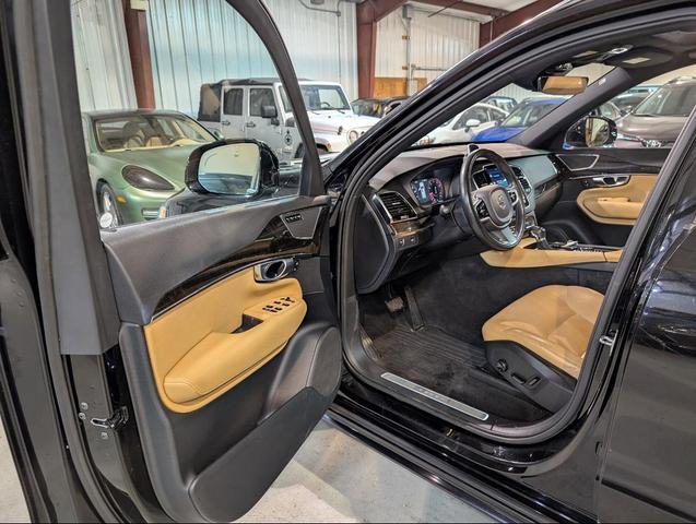 Photo of 2017 Black Volvo XC90