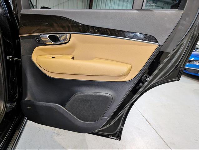 Photo of 2017 Black Volvo XC90
