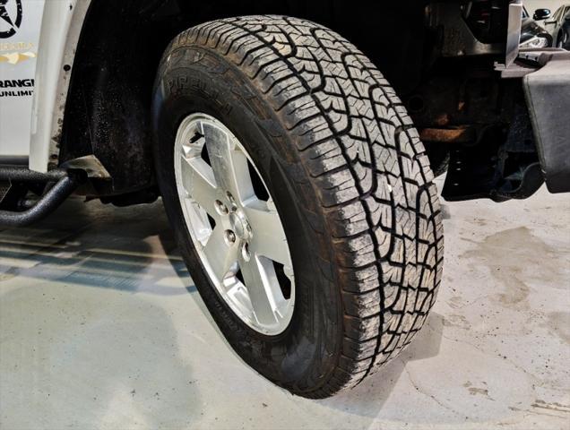 Photo of 2008 Silver Jeep Wrangler