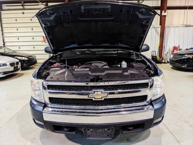 Photo of 2008 Blue Chevrolet Silverado 1500