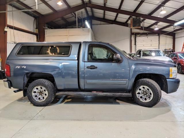 Photo of 2008 Blue Chevrolet Silverado 1500