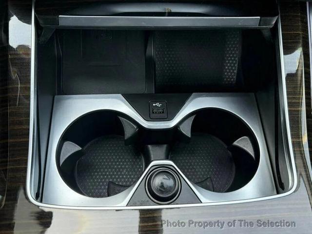Photo of 2021 Alpine White BMW X7