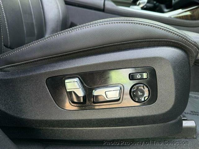 Photo of 2021 Alpine White BMW X7