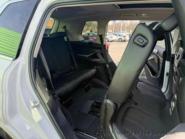 Photo of 2021 Alpine White BMW X7