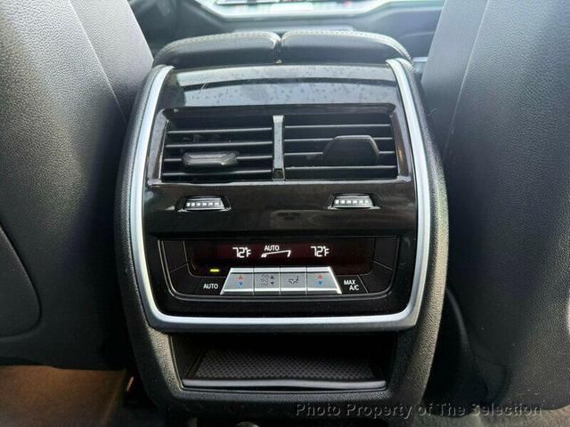 Photo of 2021 Alpine White BMW X7