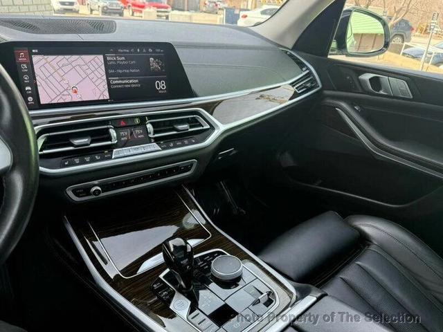 Photo of 2021 Alpine White BMW X7