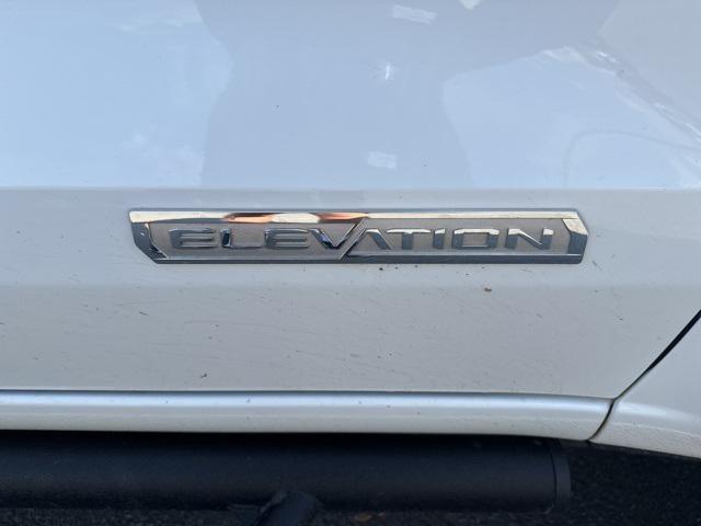 Photo of 2024 Summit White GMC Canyon