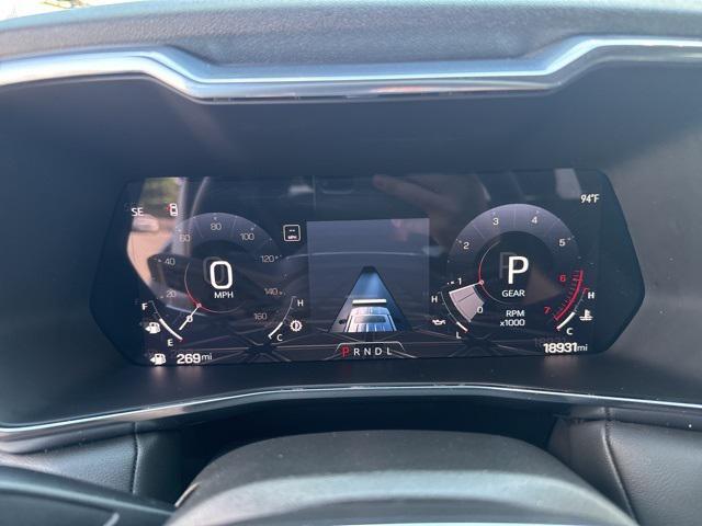 Photo of 2024 Summit White GMC Canyon
