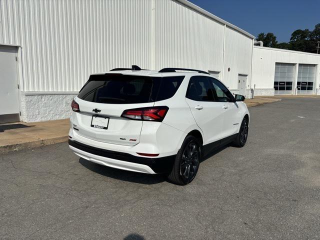 Photo of 2024 Summit White Chevrolet Equinox