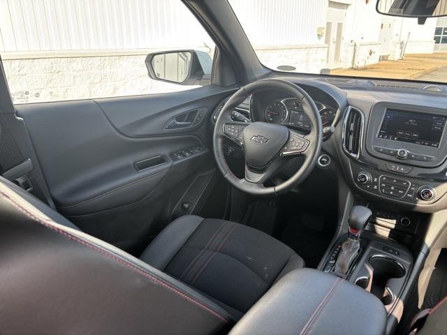 Photo of 2024 Summit White Chevrolet Equinox
