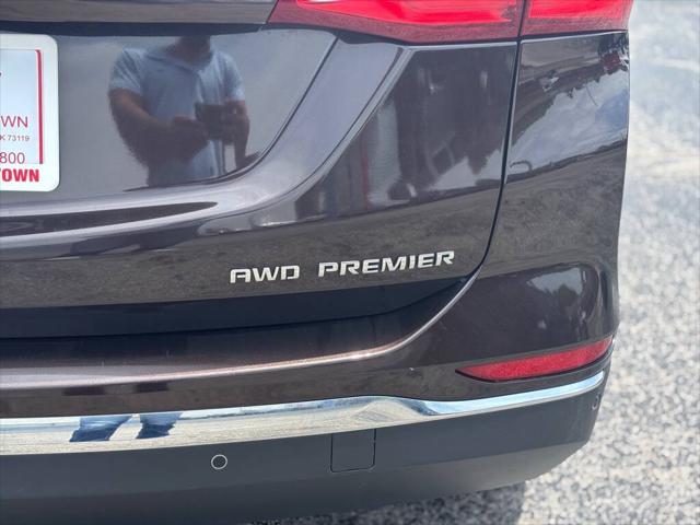 Photo of 2020 Chocolate Metallic Chevrolet Equinox