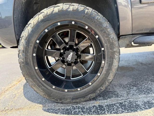 Photo of 2010 Taupe Gray Metallic Chevrolet Tahoe
