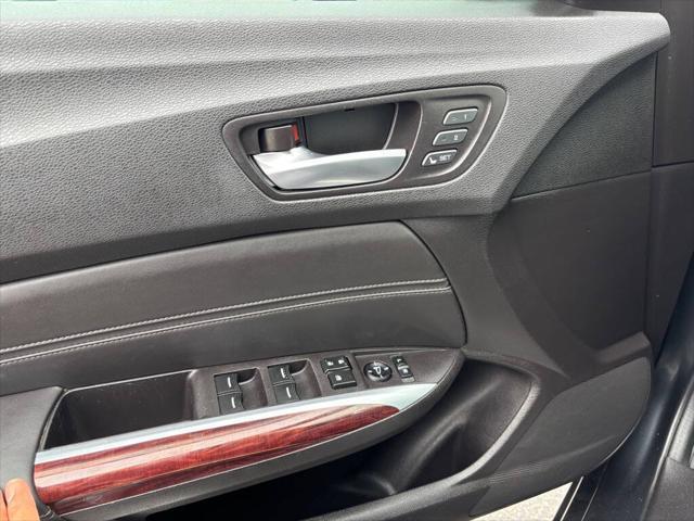 Photo of 2016 Graphite Luster Metallic Acura TLX