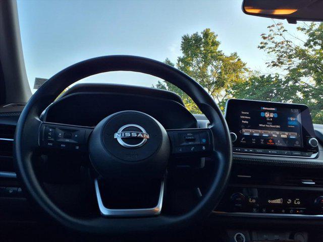 Photo of 2023 Caspian Blue Metallic Nissan Rogue
