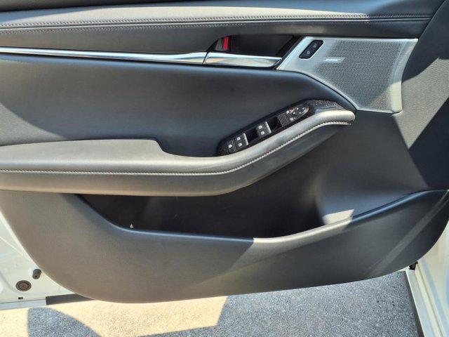 Photo of 2024 Snowflake White Pearl Mica Mazda Mazda3