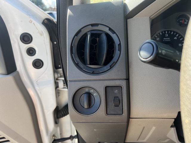 Photo of 2008 Oxford White Clearcoat Ford F-250