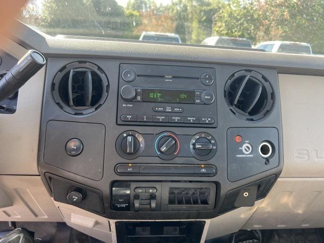 Photo of 2008 Oxford White Clearcoat Ford F-250