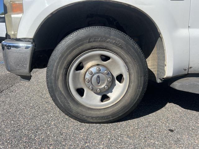 Photo of 2008 Oxford White Clearcoat Ford F-250