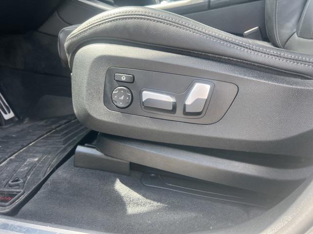 Photo of 2022 Alpine White BMW X5