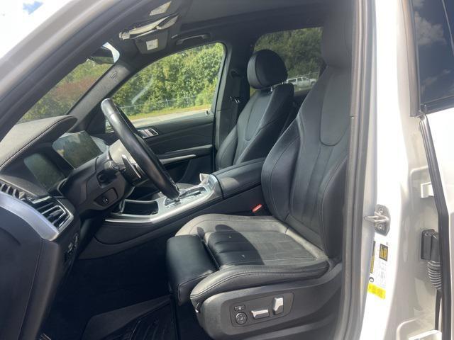 Photo of 2022 Alpine White BMW X5