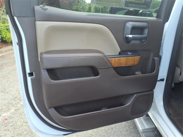 Photo of 2018 White Frost Tricoat GMC Sierra 1500