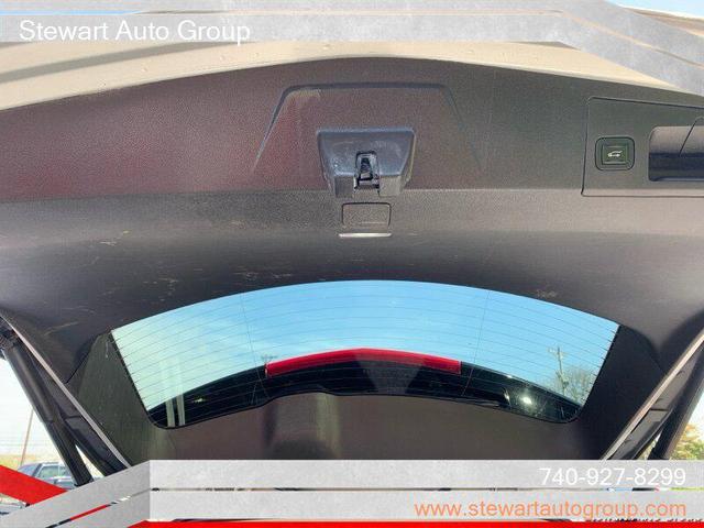 Photo of 2017 Bronze Dune Metallic Cadillac XT5