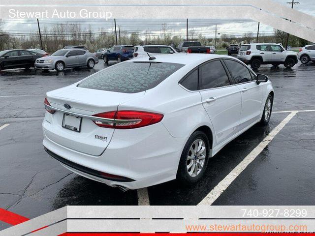 Photo of 2017 Oxford White Ford Fusion