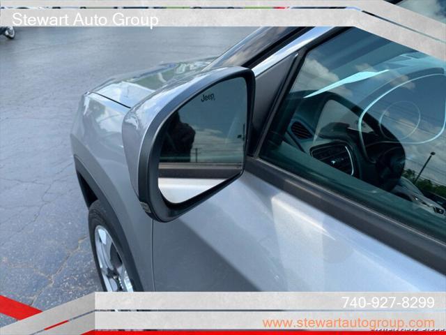 Photo of 2019 Granite Crystal Metallic Clearcoat Jeep Compass