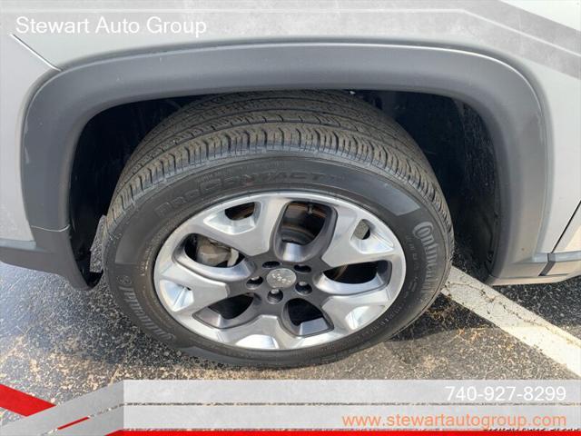 Photo of 2019 Granite Crystal Metallic Clearcoat Jeep Compass