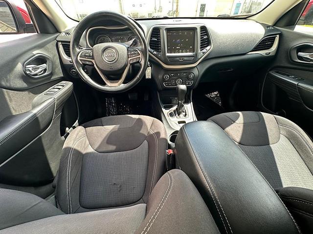 Photo of 2015 Deep Cherry Red Crystal Pearlcoat Jeep Cherokee