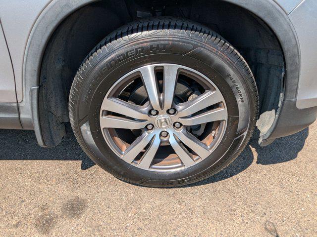 Photo of 2017 Lunar Silver Metallic Honda Pilot