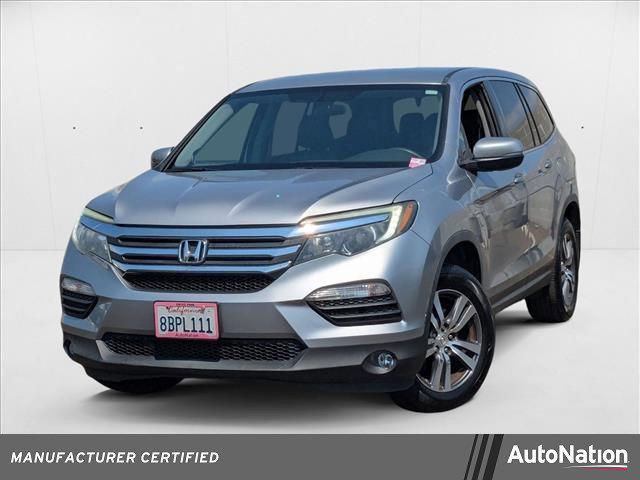 Photo of 2017 Lunar Silver Metallic Honda Pilot