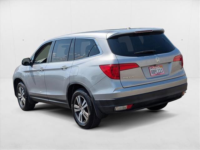 Photo of 2017 Lunar Silver Metallic Honda Pilot